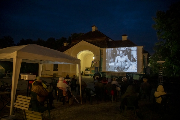 Cinemamobile in Seefeld (© Jörg Reuther)