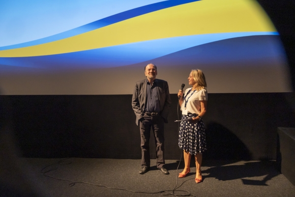 Robert Fischer (Regie), Moderatorin Eleonore Daniel (© Jörg Reuther)