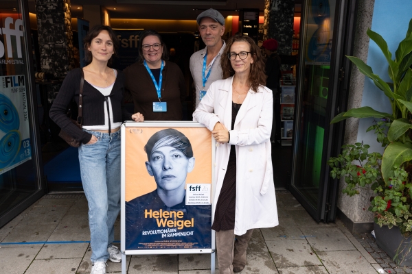 Maria Wischnewski (Regisseurin HELENE WEIGEL- REVOLUTIONÄRIN IM RAMPENLICHT) (© Jörg Reuther)