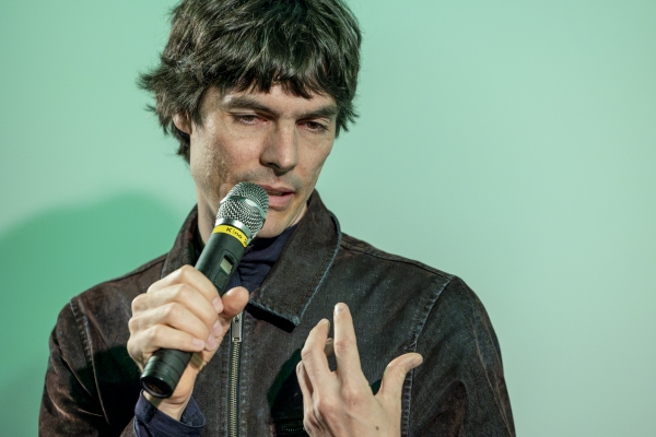 Anatol Schuster (Regisseur WURZELN UND FLÜGEL) (© Pavel Broz)