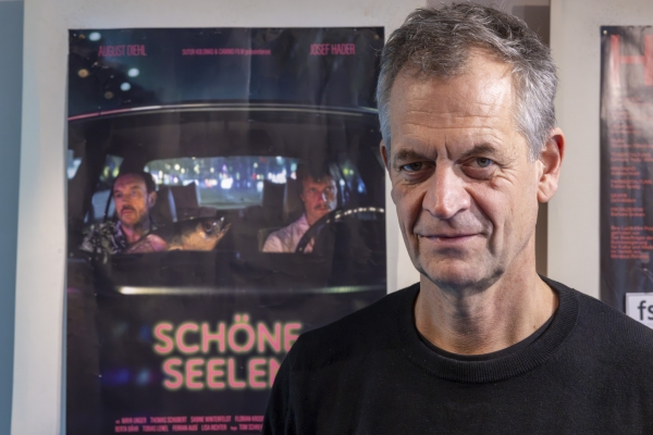 Tom Schreiber (Regie SCHÖNE SEELEN) (© Jörg Reuther)