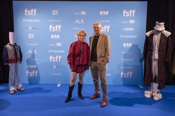 Monika Buttinger (Kostümbild GENTLE MONSTER und Ehrengast), Festivalleitung Matthias Helwig (© Jörg Reuther)